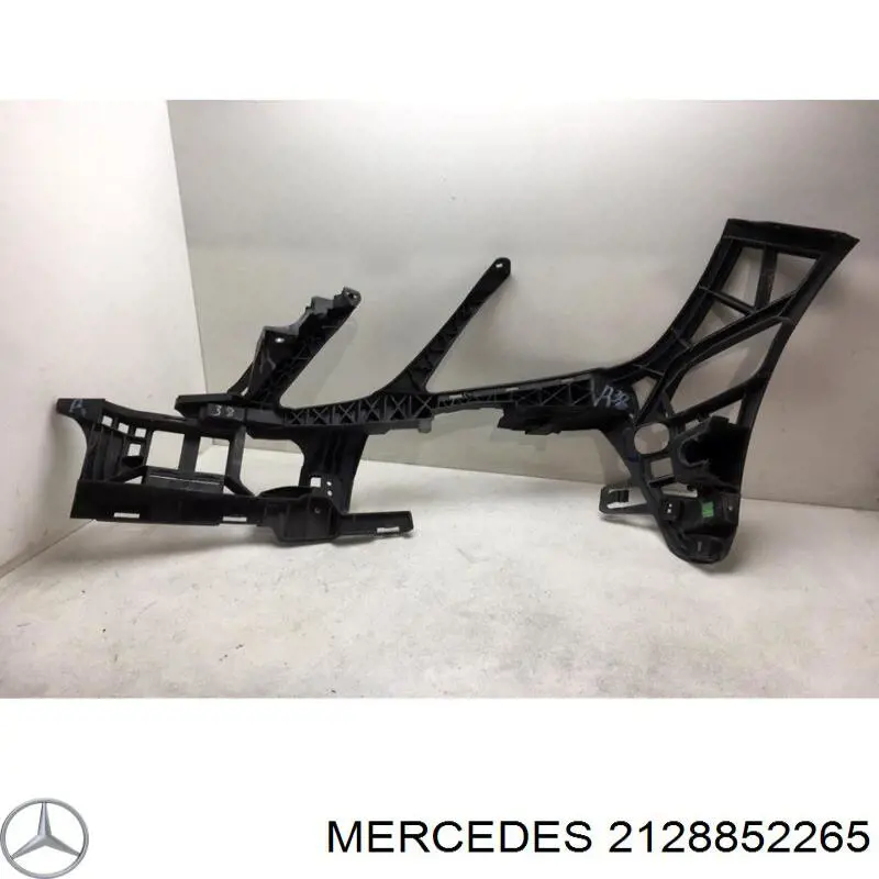 Кронштейн бампера переднього, правий A2128852265 Mercedes