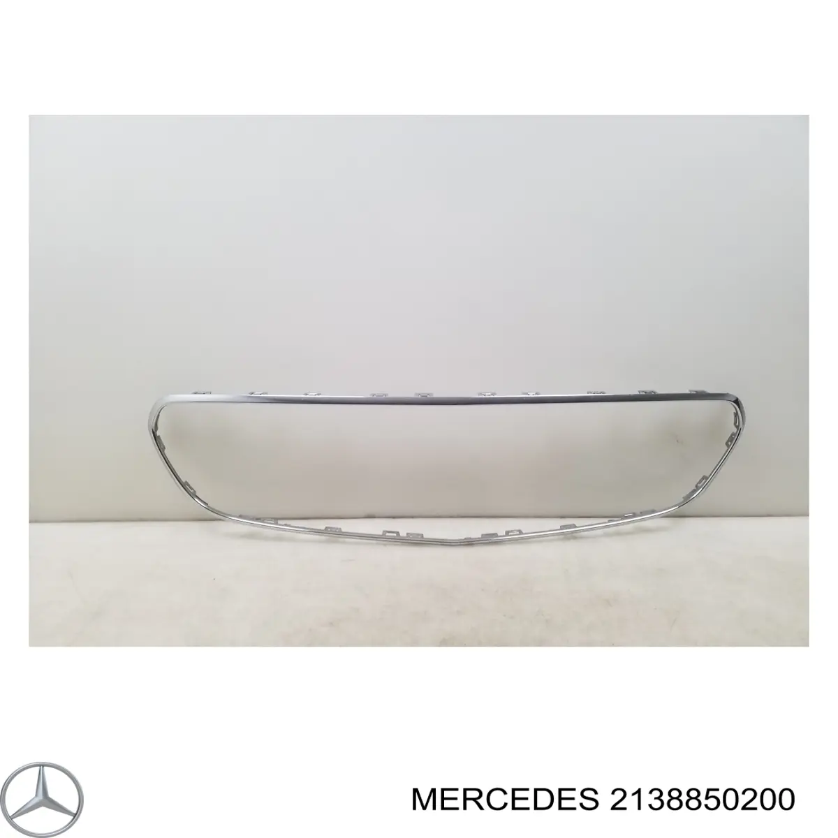 A213885020064 Mercedes Ободок решітки радіатора