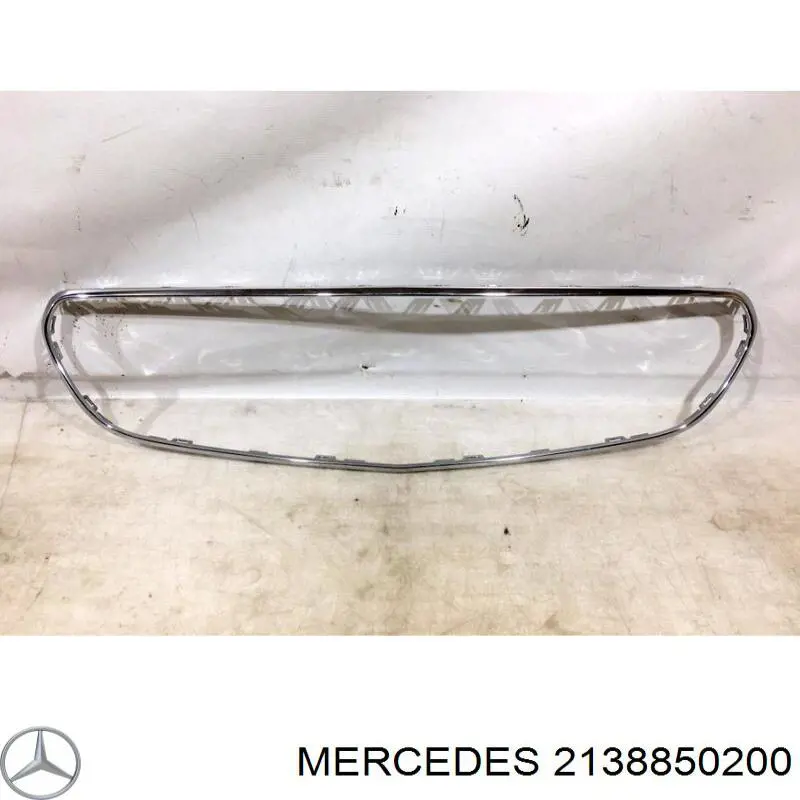Накладка (рамка) решітки радіатора Mercedes A213885020064 ціна, від 33.35 USD