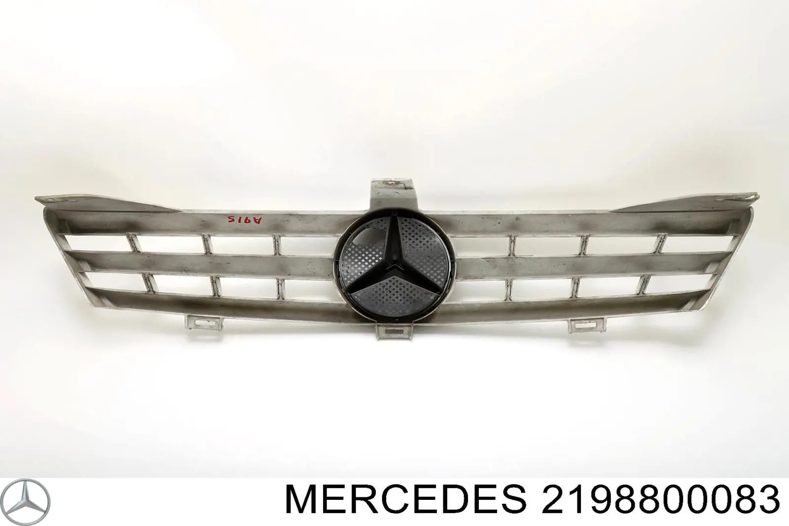  Решітка радіатора Mercedes CLS 