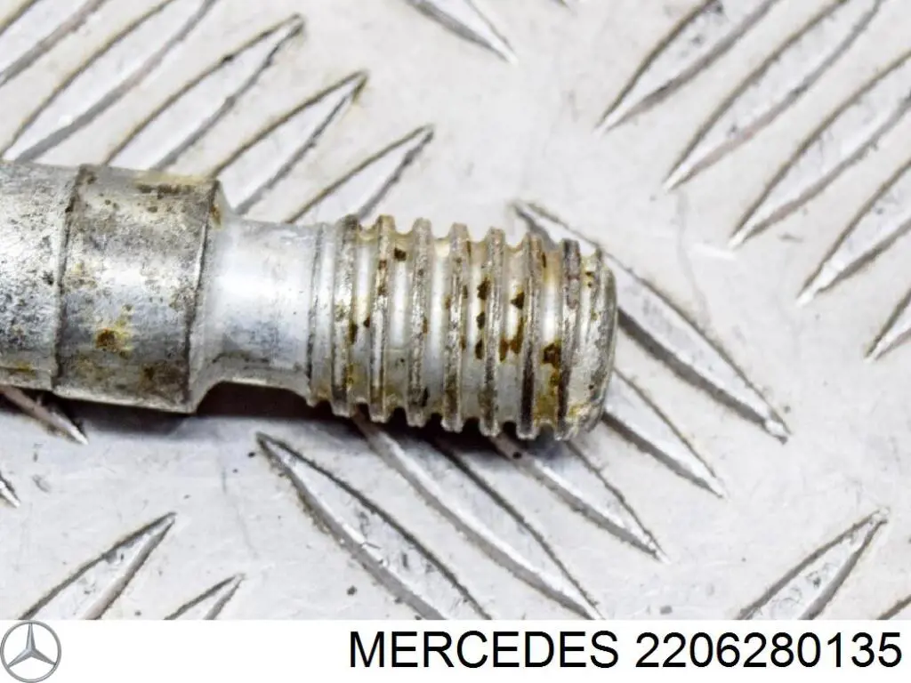 Буксирувальний гак A220628013564 Mercedes