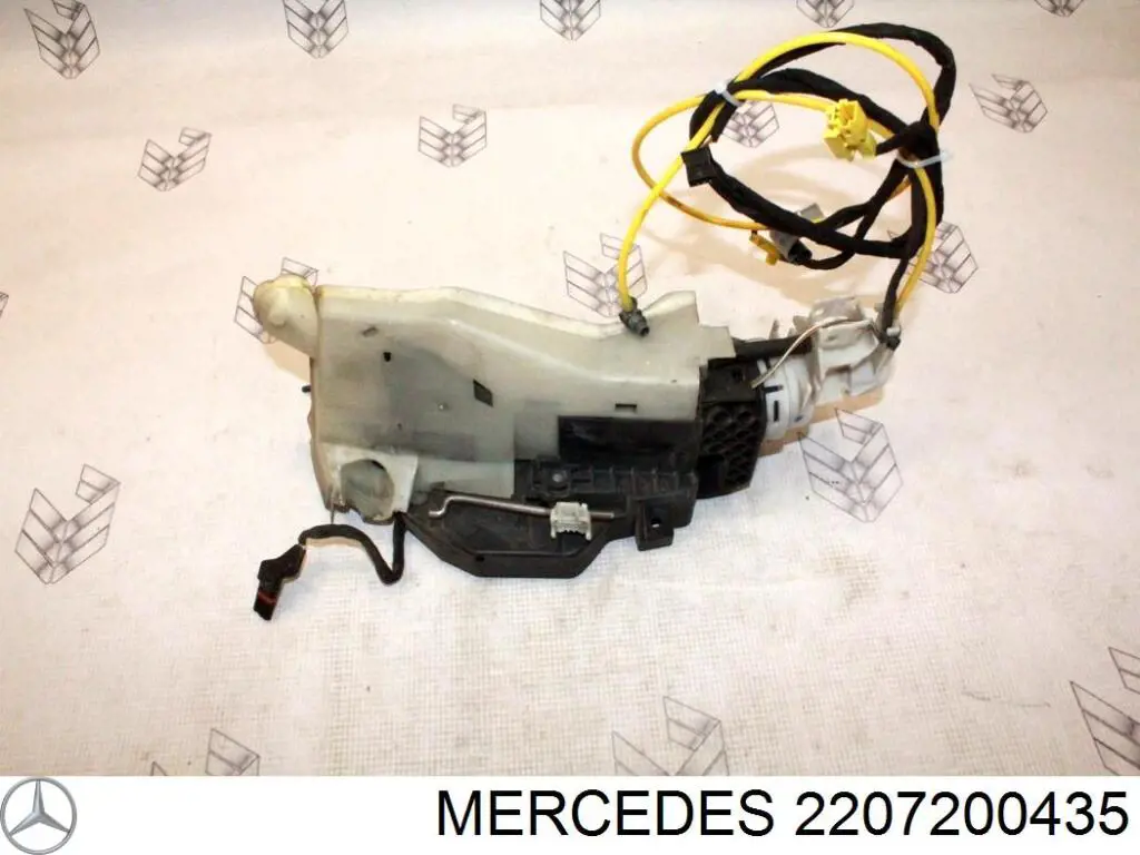 Внутрішній дверний замок Mercedes A2207200435
