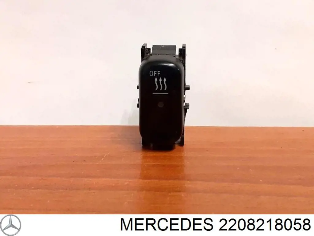 Блок кнопок центральної консолі A2208218058 Mercedes