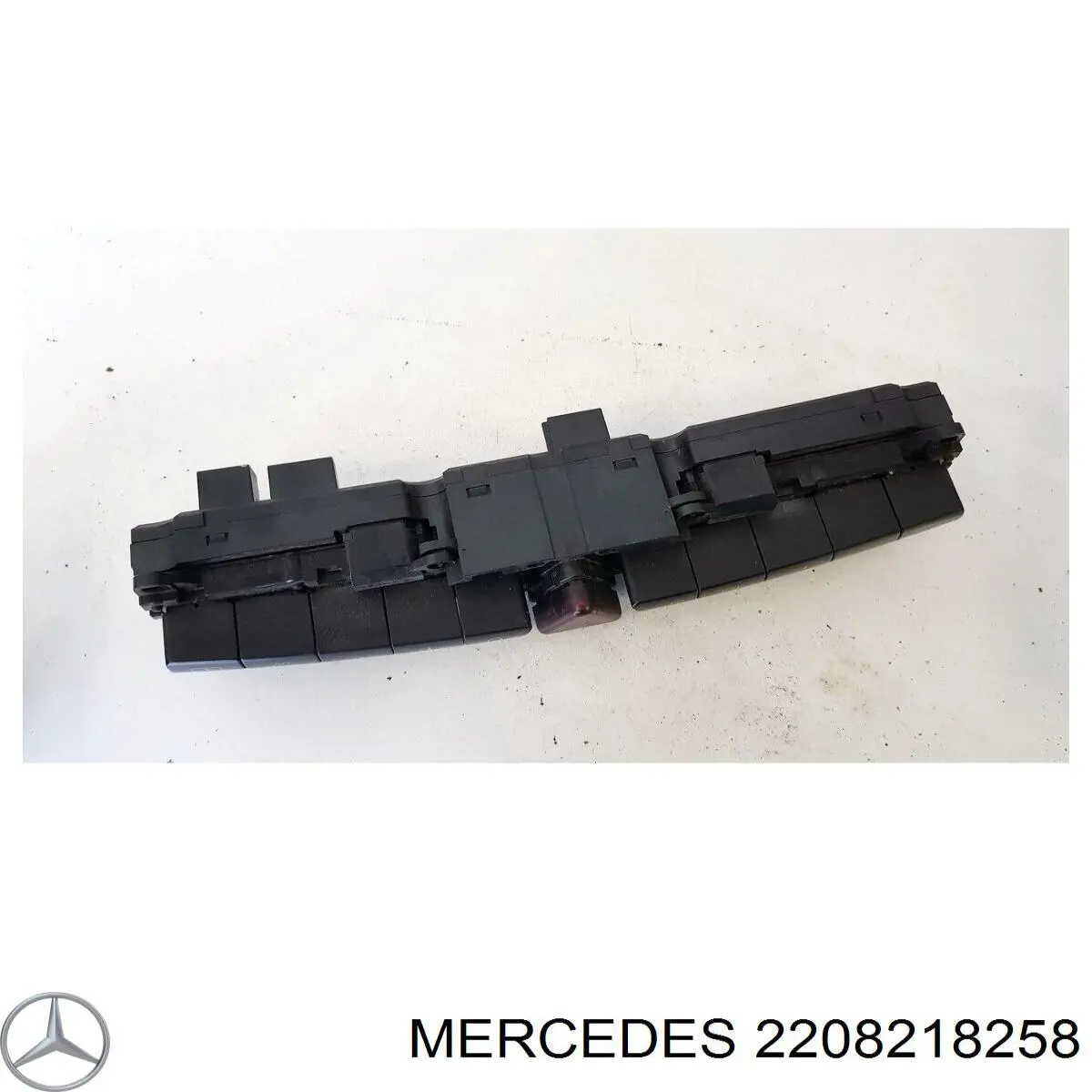 Купити A22082182587C45 Mercedes Блок кнопок центральної консолі