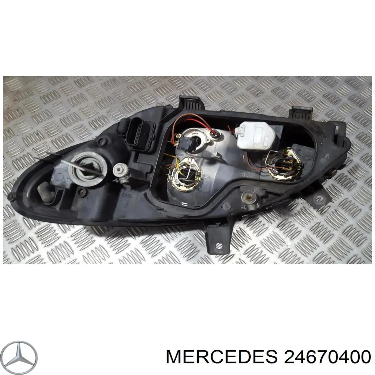 Фара правая Mercedes 24670400 ціна, від 102.02 USD