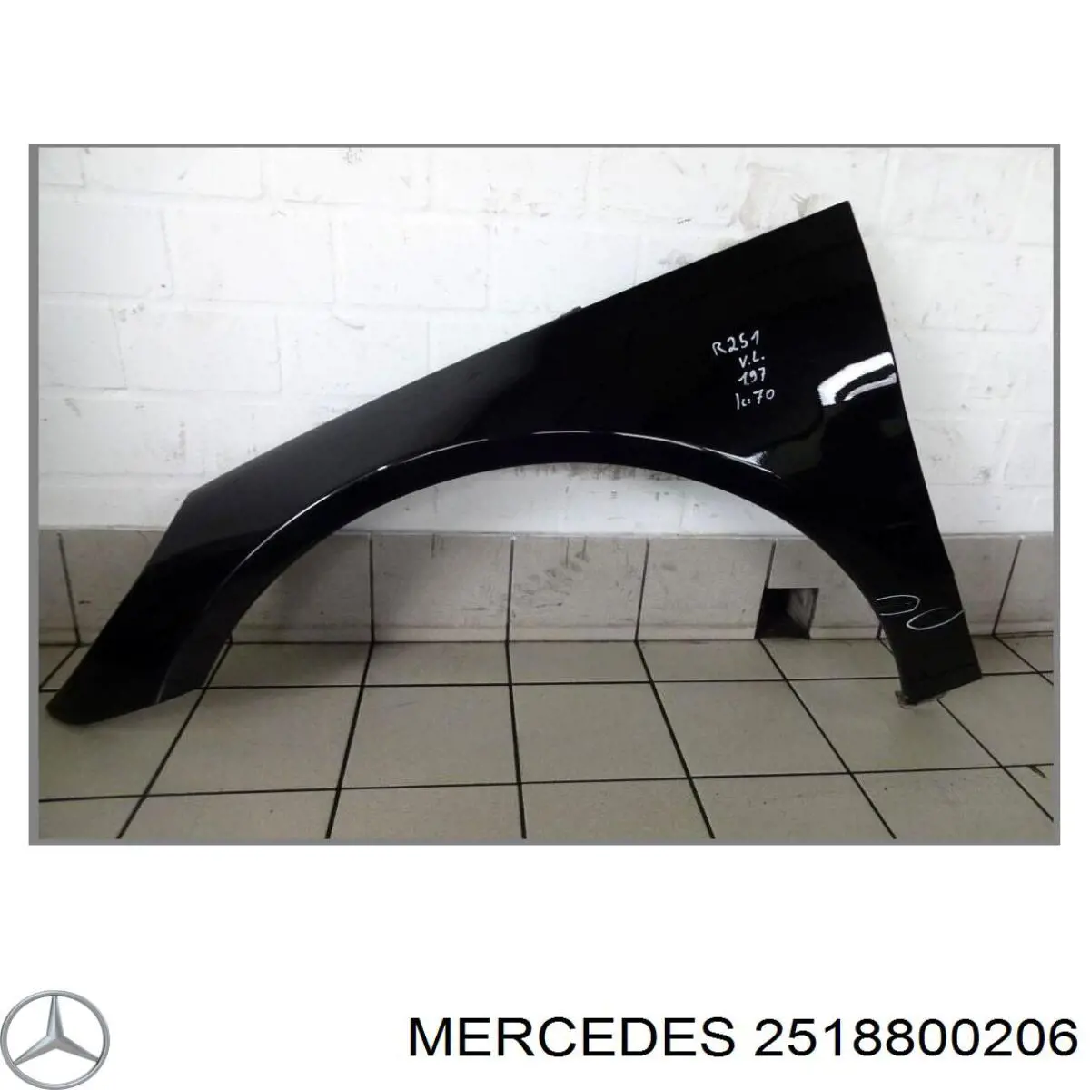 2518800206 Mercedes крило переднє праве