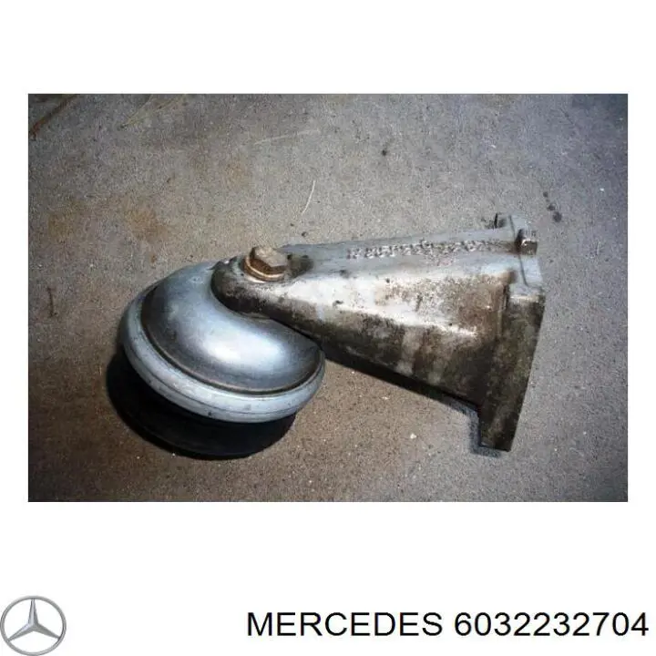 Кронштейн подушки (опори) двигуна, правої Mercedes A6032234604 ціна, від 28.12 USD