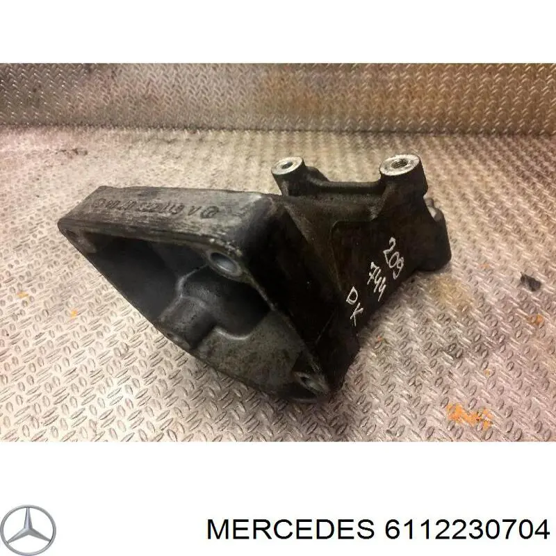 6112230704 Mercedes кронштейн подушки (опори двигуна, лівої)