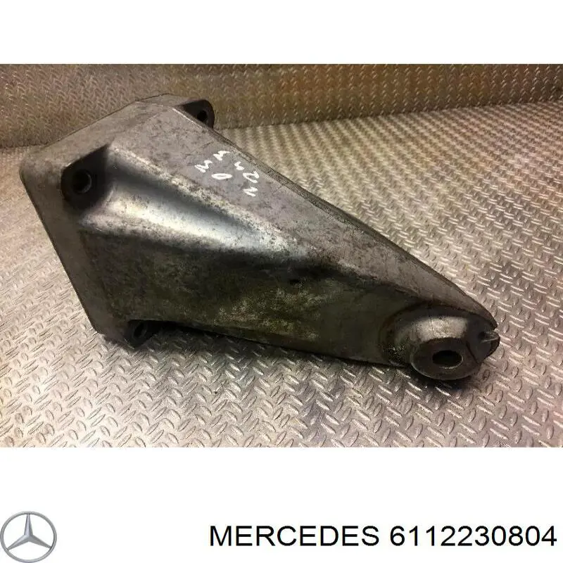 6112230804 Mercedes кронштейн подушки (опори двигуна, правої)