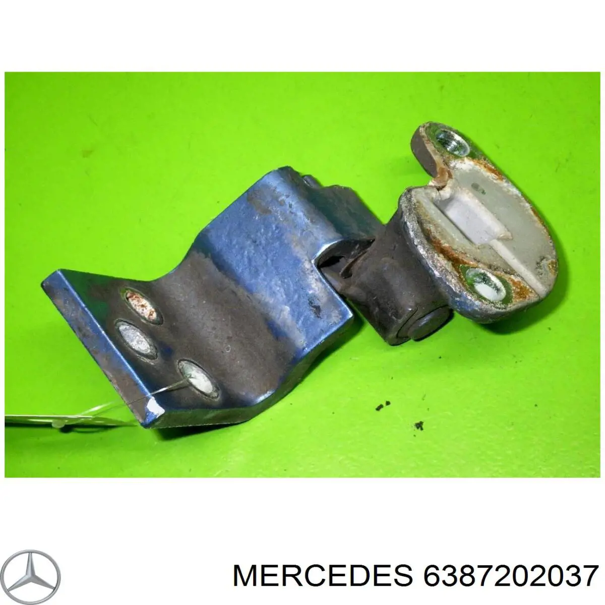 A6387202037 Mercedes Петля передніх дверей, лівою