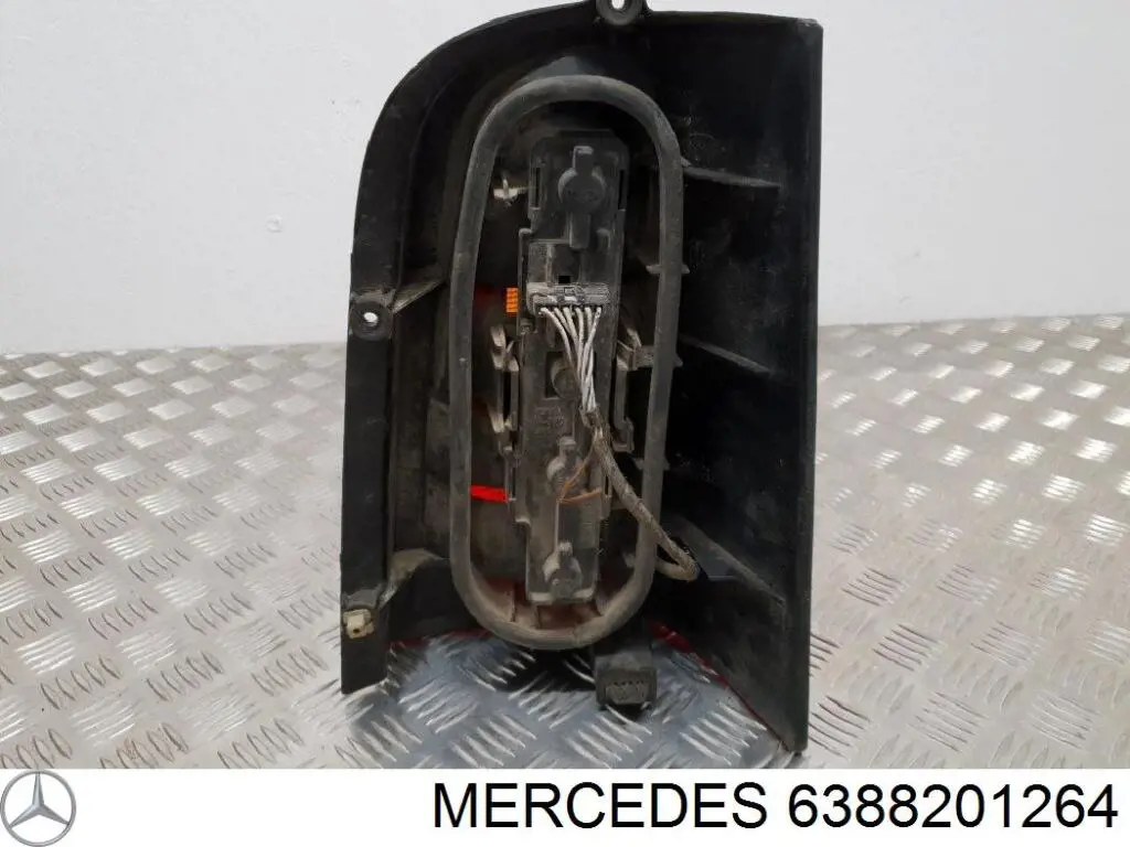 62900 Magneti Marelli Задня ліва фара