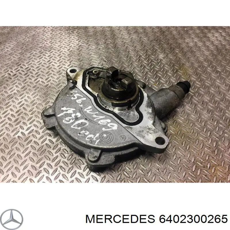Насос вакуумний на Mercedes A (W169)