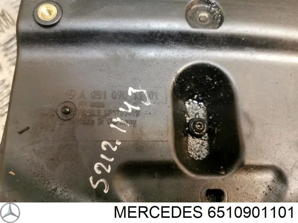 Корпус повітряного фільтра на Mercedes E (W212)