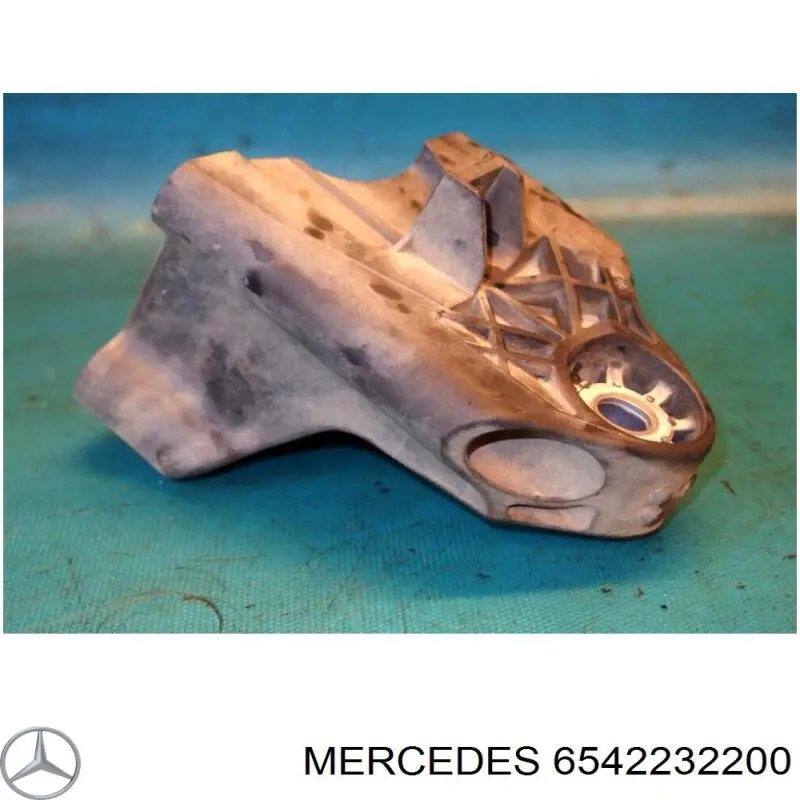 Кронштейн подушки (опори) двигуна, лівої Mercedes A6542232200 ціна, від 63.34 USD