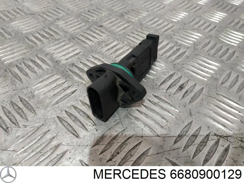 Патрубок повітряний, вихід повітряного фільтра A6680900029 Mercedes
