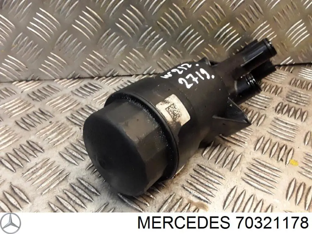 Купити 70321178 Mercedes Кронштейн масляного фільтра