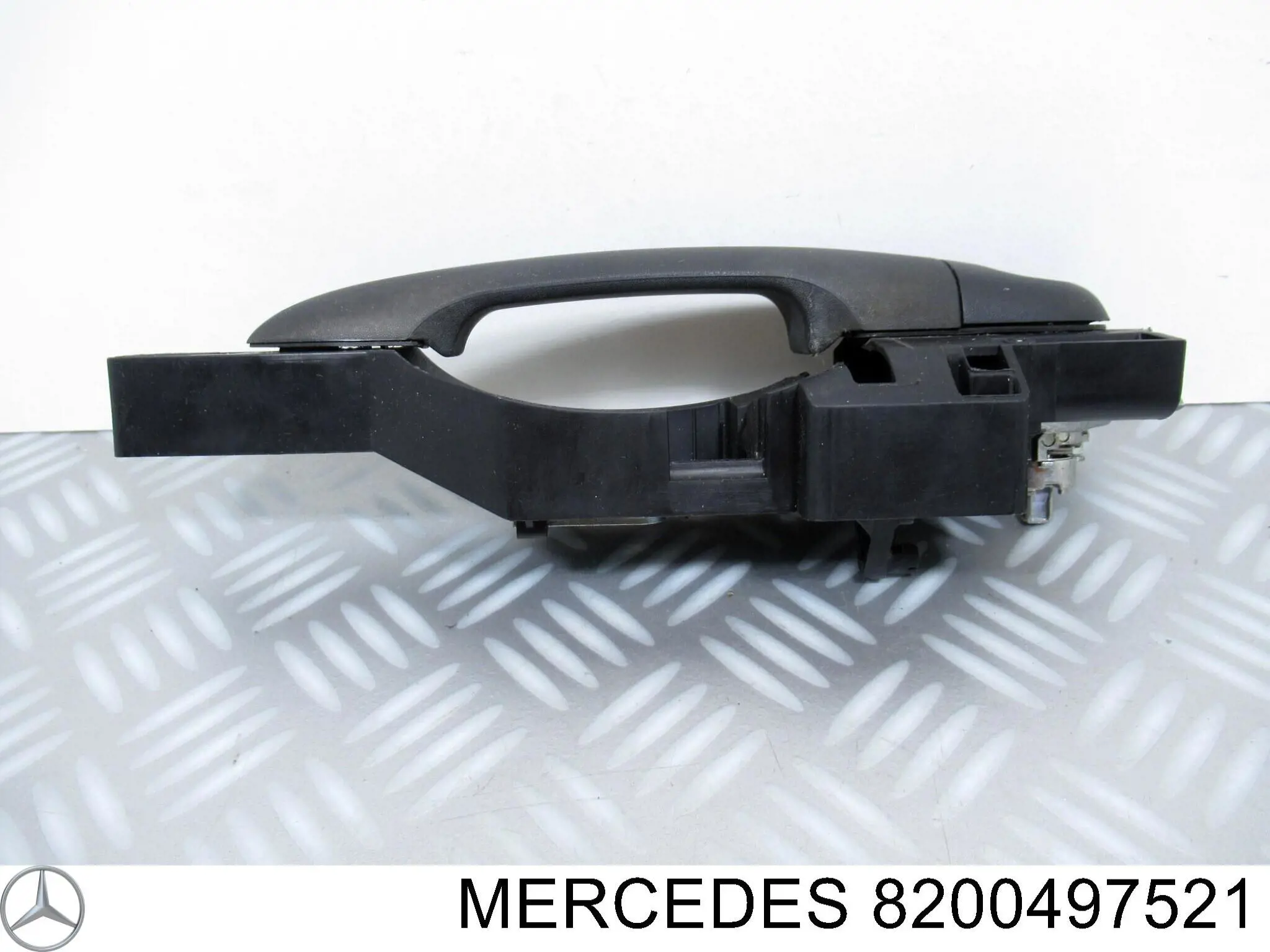 Тримач зовнішньої ручки дверей, передньої лівої 8200497521 Mercedes