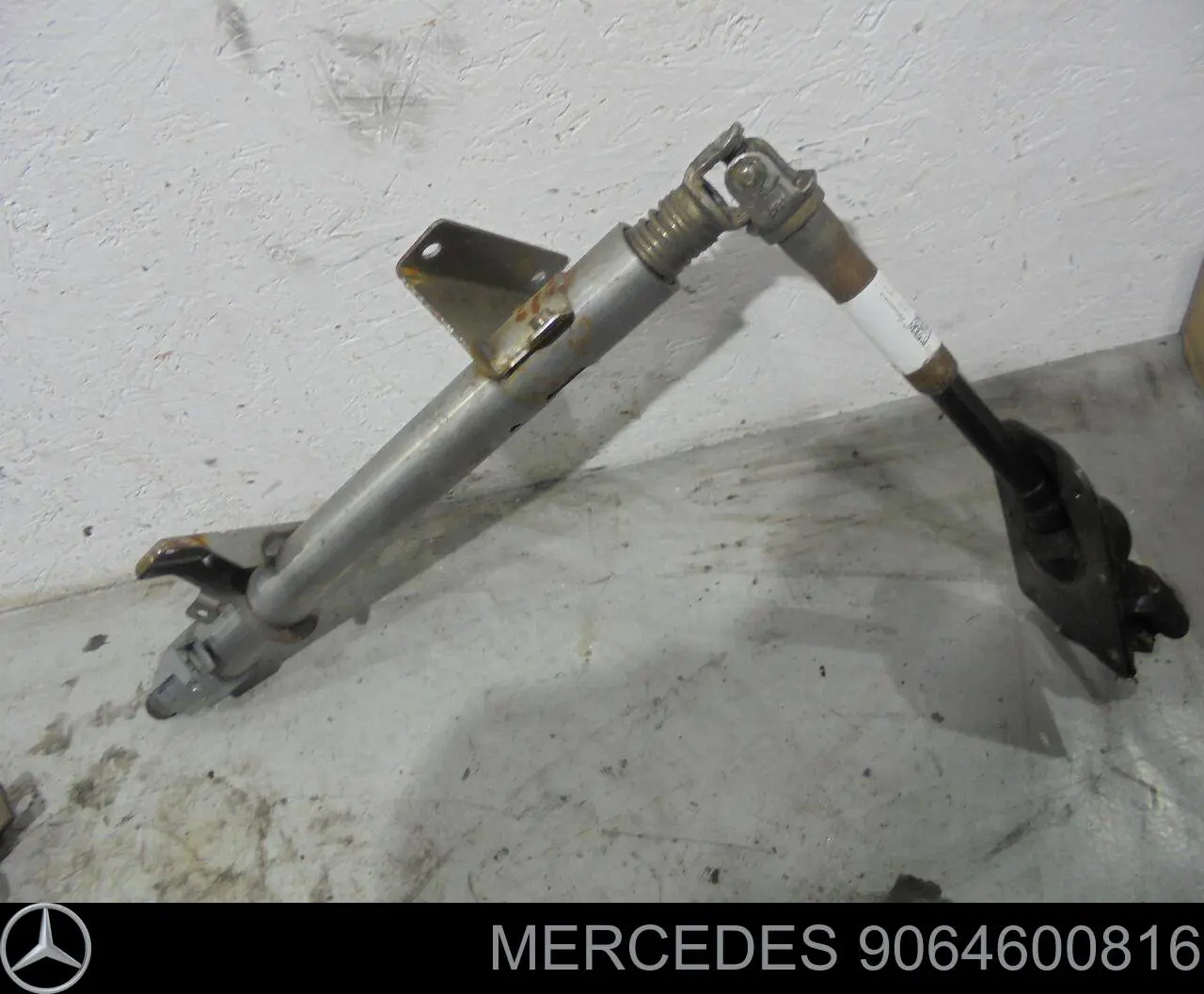 Рульова колонка Mercedes A906460081680 ціна, від 29.14 USD