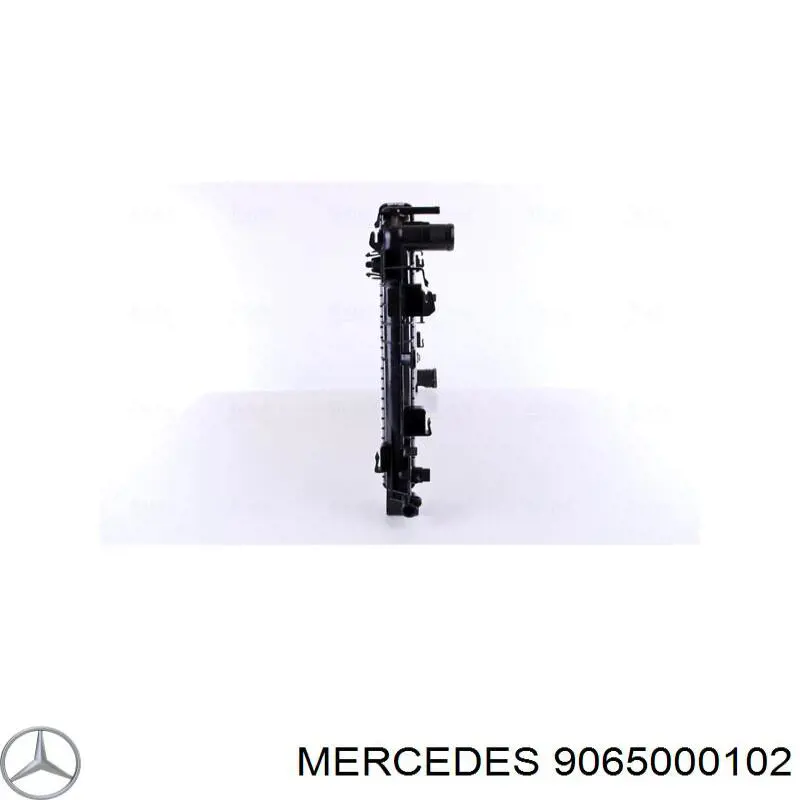 Радіатор охолодження двигуна 9065000102 Mercedes