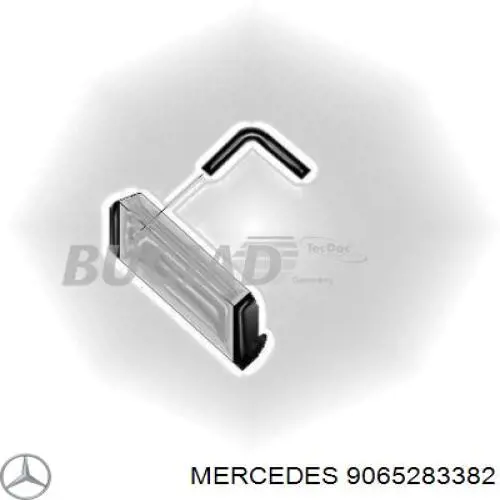 9065283382 Mercedes шланг/патрубок інтеркулера, правий