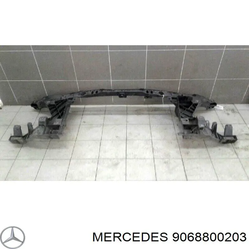 9068800203 Mercedes супорт радіатора в зборі/монтажна панель кріплення фар