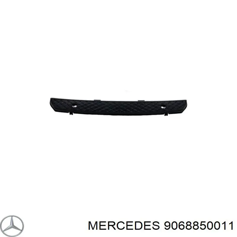 9068850011 Mercedes накладка бампера переднього