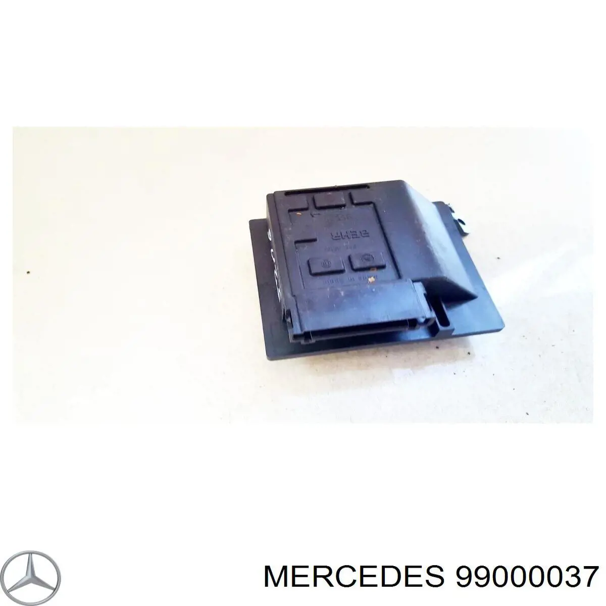99000037 Mercedes радіатор охолодження двигуна