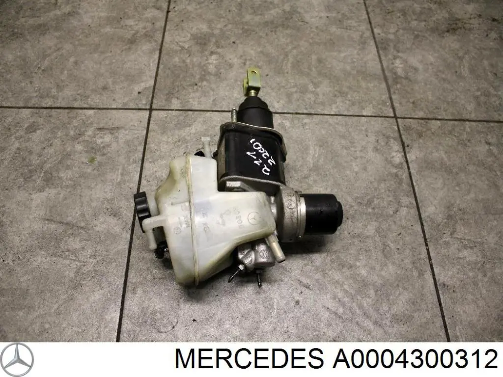 Головний гальмівний циліндр A0004300312 Mercedes