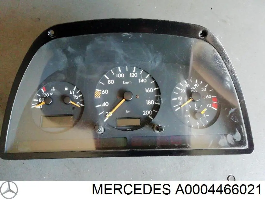 0004466021 Mercedes приладова дошка-щиток приладів