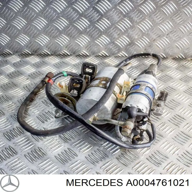 Гідроакумулятор системи живлення A0004761021 Mercedes