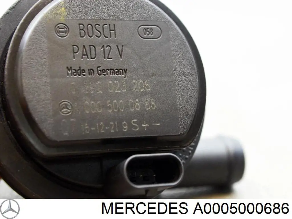 Купити A0005000686 Mercedes Насос охолоджуючої рідини