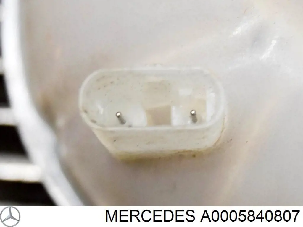  Mercedes A0005840807