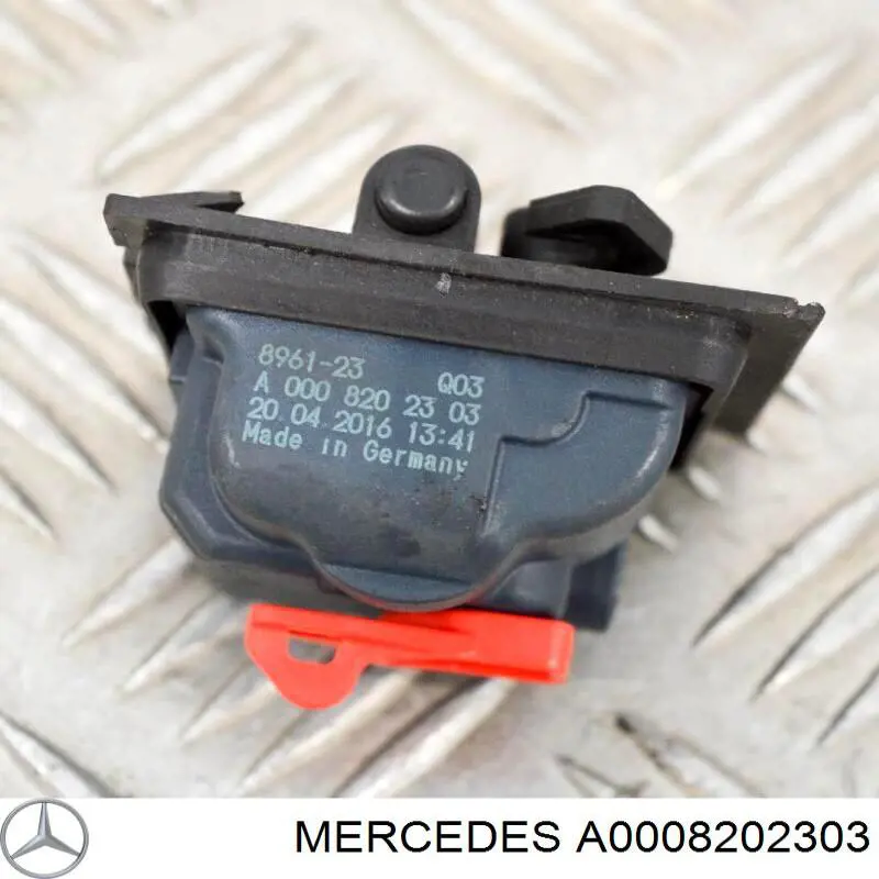 Купити A0008202303 Mercedes Мотор-привод відкриття лючка бака