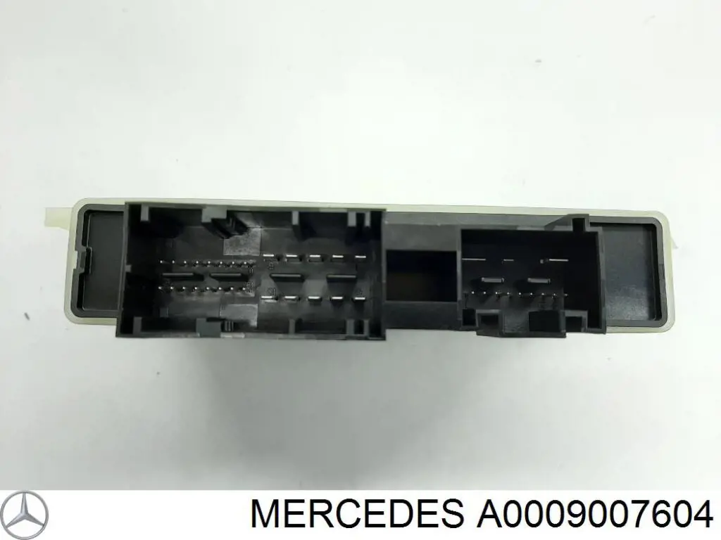 Блок управління AD BLUE на Mercedes E (W213)