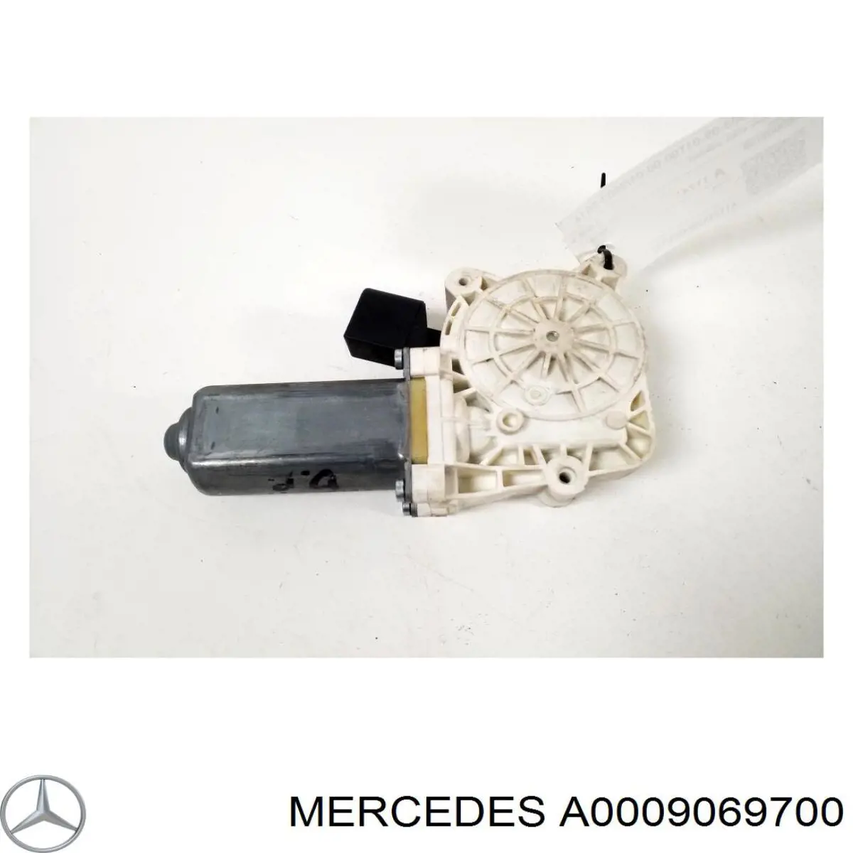 A0009069700 Mercedes Мотор склопідйомника дверей передніх, правих