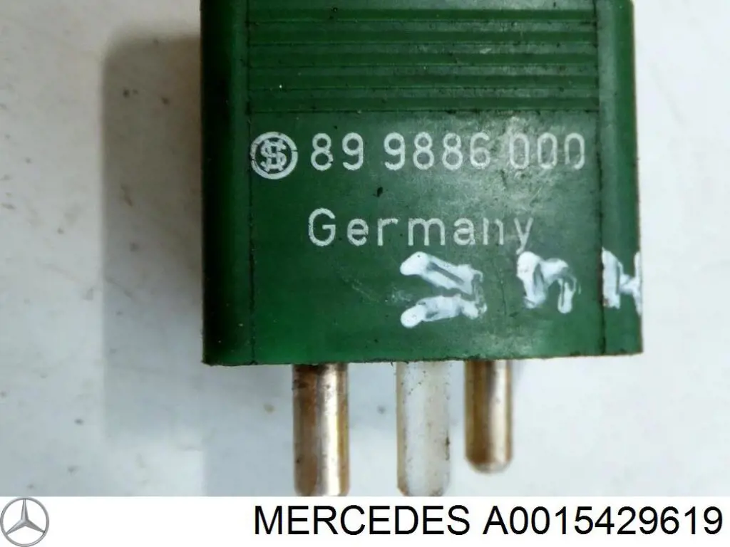 Реле електробензонасосу A0015429619 Mercedes