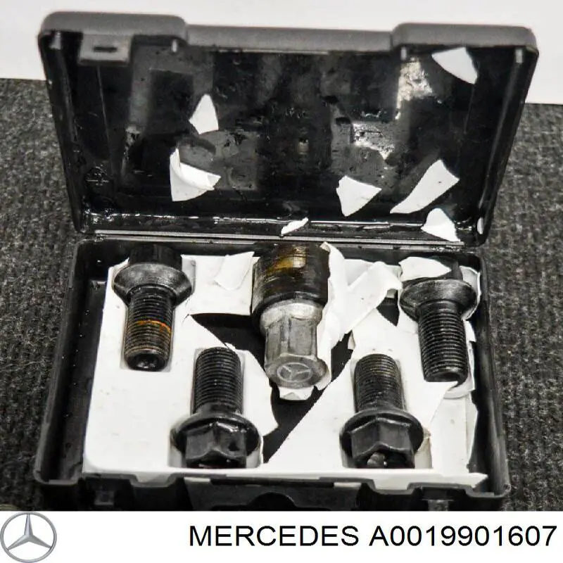 0019901607 Mercedes колісний болт