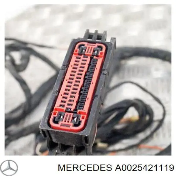 Реле вентилятора A0025421119 Mercedes