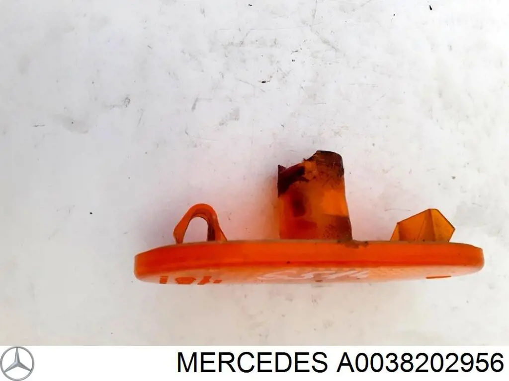 A0038202956 Mercedes Габарит бічний (фургон)