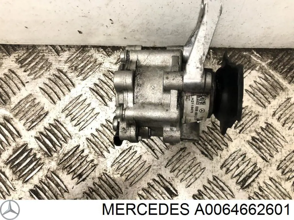 Насос ГУР A0024669501 Mercedes