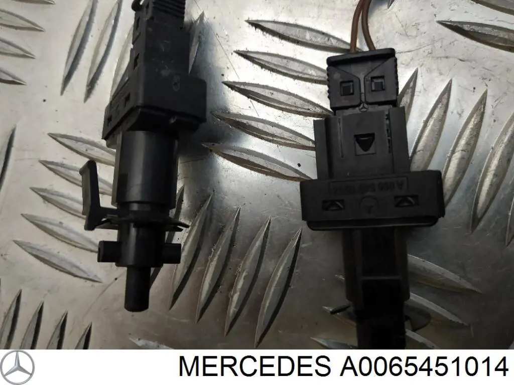 A0065451014 Mercedes датчик включення стопсигналу