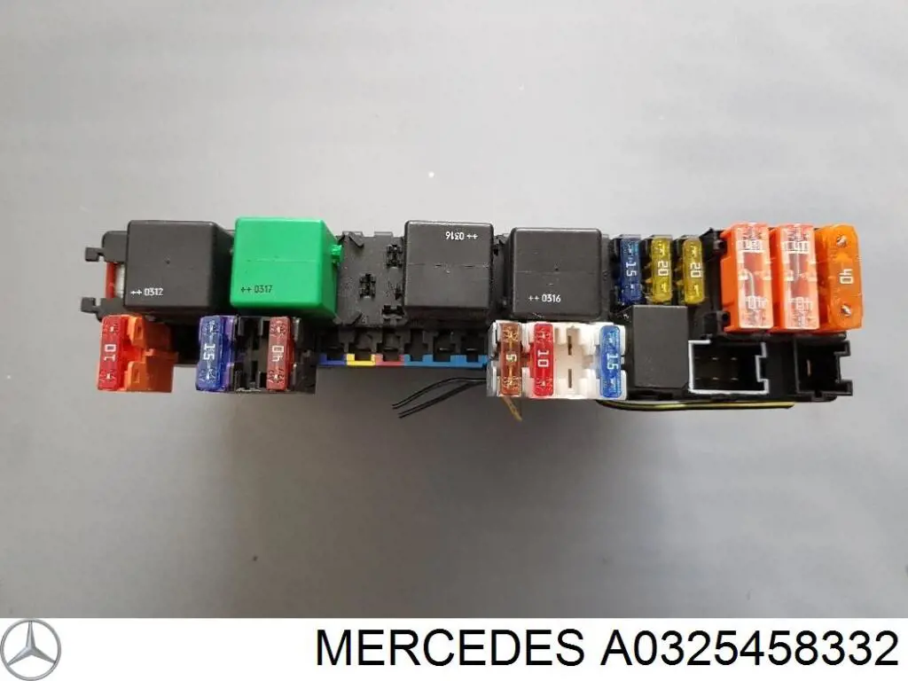 Купити A0325458332 Mercedes Корпус запобіжників