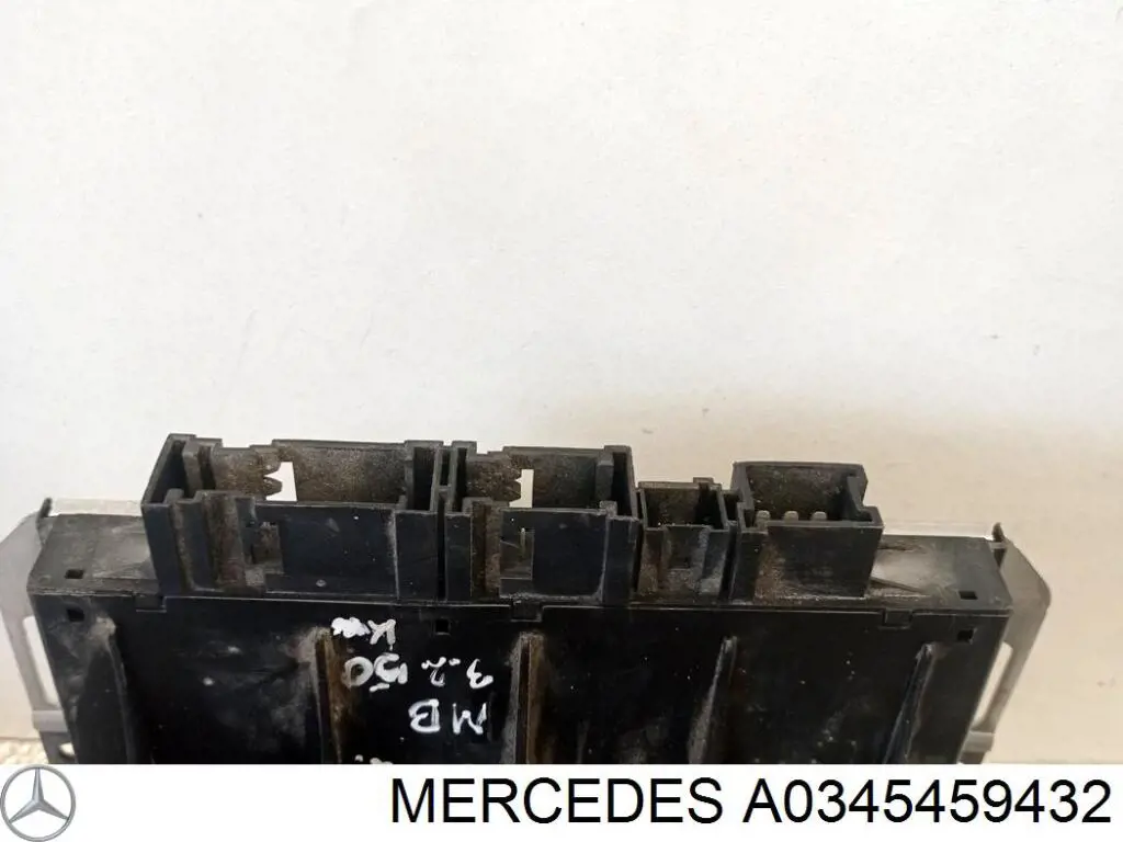 Блок керування сигналами SAM Mercedes A0345459432 ціна, від 24.07 USD