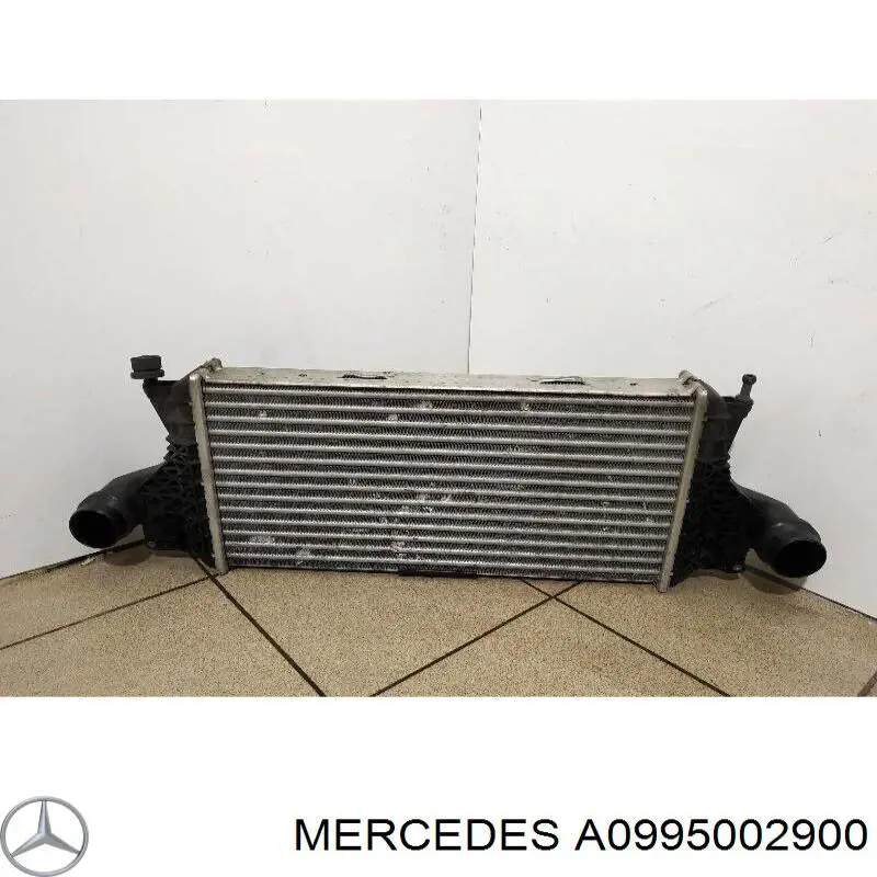 Купити A0995002900 Mercedes Радіатор интеркуллера