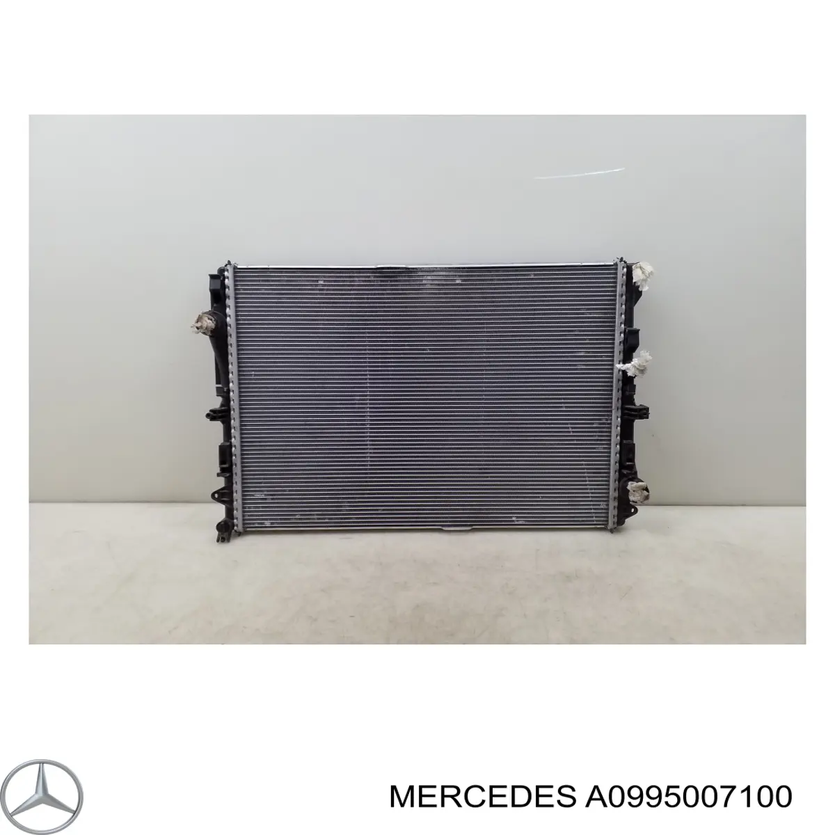 A0995007100 Mercedes радіатор охолодження двигуна