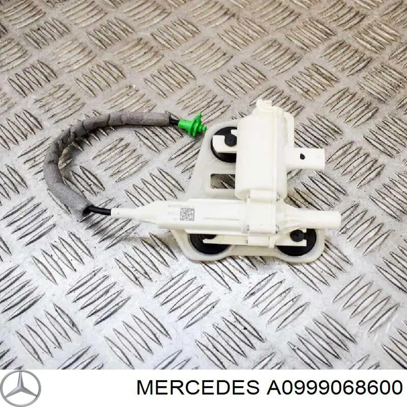 Купити A0999068600 Mercedes Мотор (клапан) дотягування багажника