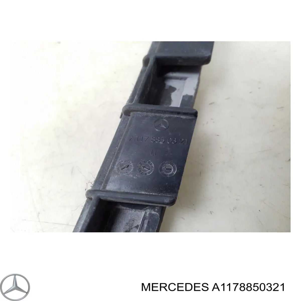 Купити A1178850321 Mercedes Кронштейн бампера заднього, зовнішній лівий