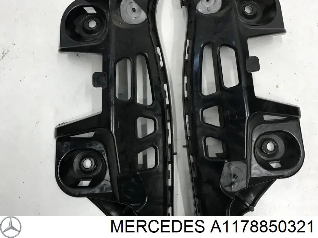 Кронштейн бампера заднього, зовнішній лівий Mercedes A1178850321