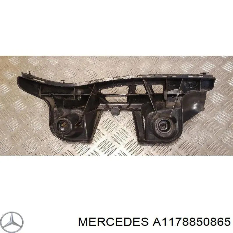 A1178850865 Mercedes Кронштейн бампера заднього, правий