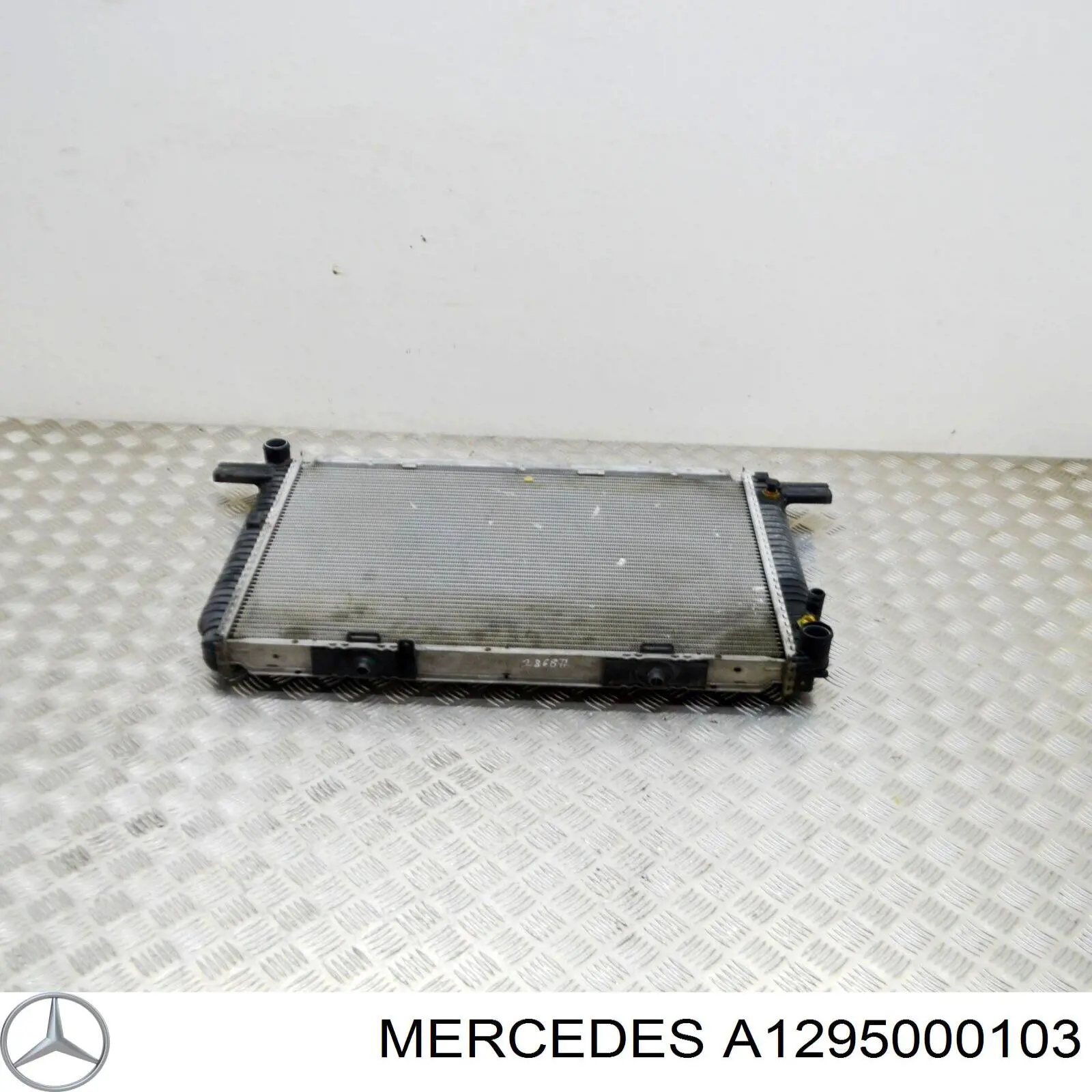A1295000103 Mercedes Радіатор охолодження двигуна